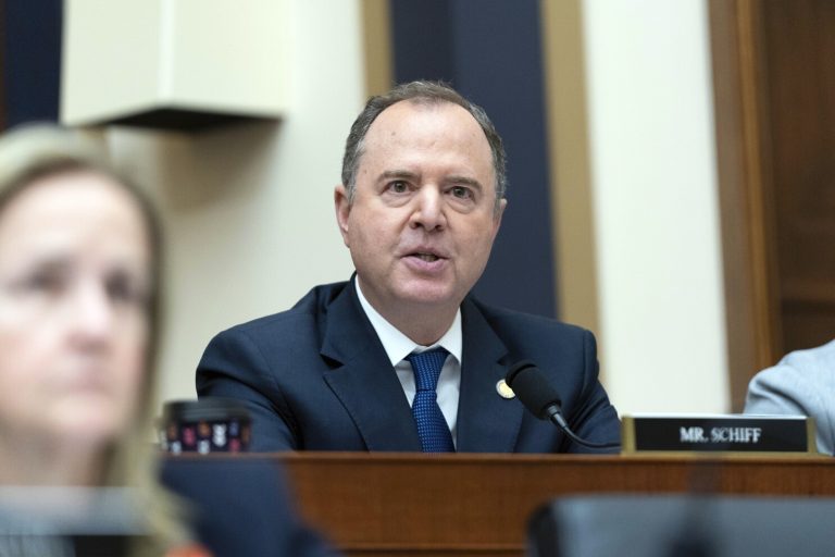 “Không ai có thể tin những gì ông ta nói”: Schiff công kích Trump sau tuyên bố vô căn cứ mới nhất
