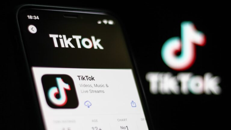 Vì sao Trump quyết cứu Tik Tok, bất chấp phán quyết của quốc hội và TCPV