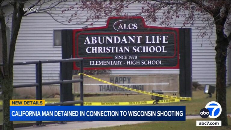 TRUMP GỌI BỘ GIÁO DỤC LÀ “TRÒ LỪA ĐẢO” VÀ ĐỒNG Ý “ĐÓNG CỬA NGAY”!