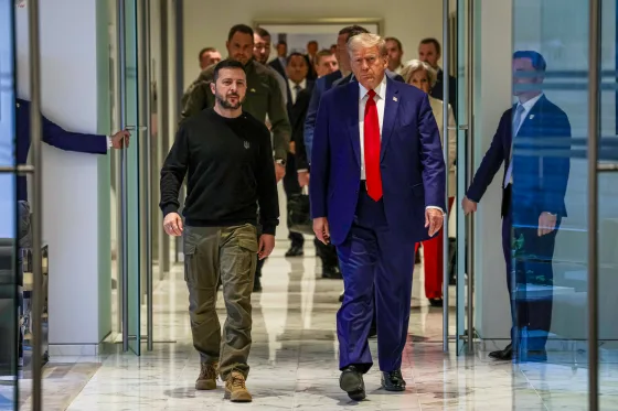 Trump đề nghị rằng Ukraine không nên phản kháng lại Nga.