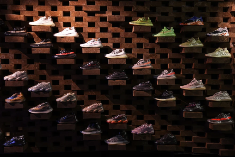 Adidas sẽ cắt giảm tới 500 việc làm tại trụ sở chính ở Đức