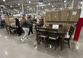 Lạm phát tại Mỹ tăng nhẹ trong tháng trước, cho thấy áp lực giá vẫn dai dẳng