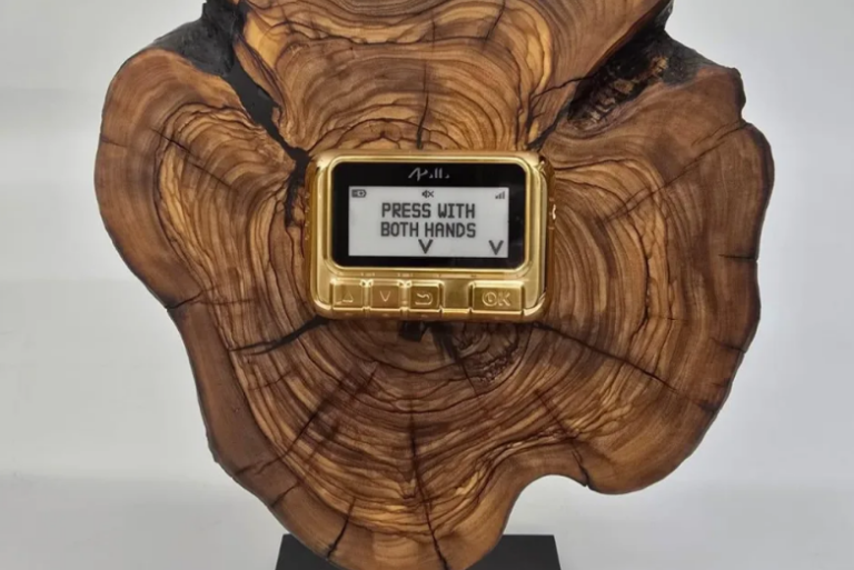 Trump nhận món quà kinh hoàng từ Thủ tướng Israel trong chuyến thăm Tòa Bạch Ốc