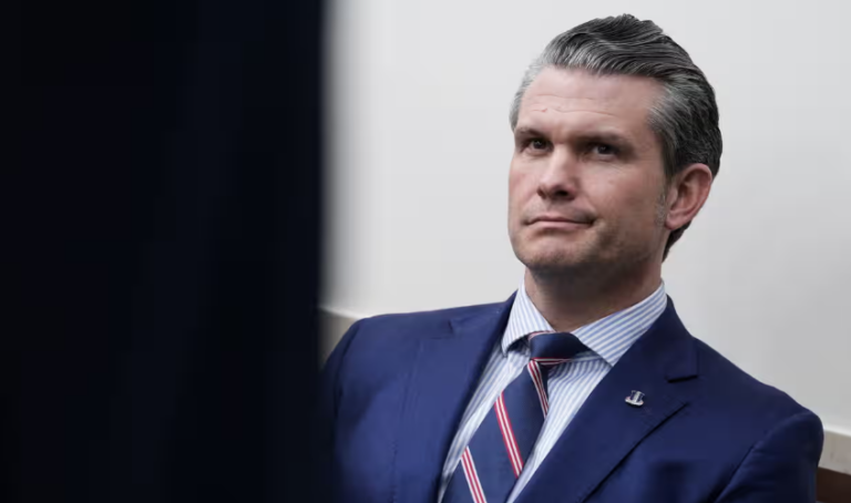 Ngũ Giác Đài sa thải 5.400 nhân viên dân sự, hàng chục nghìn người khác có thể bị mất việc