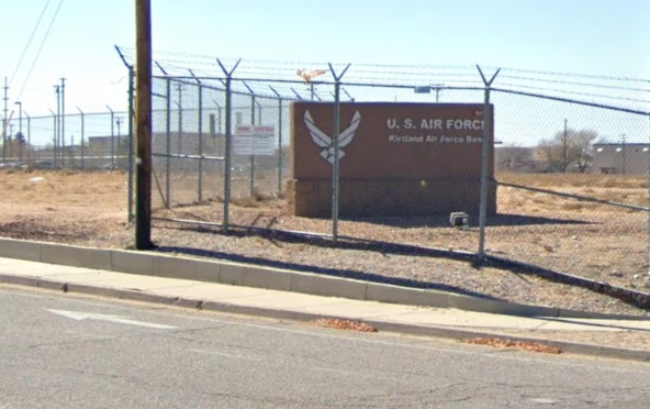 1 quân nhân thiệt mạng, 1 người bị thương trong vụ nổ súng gần căn cứ không quân New Mexico