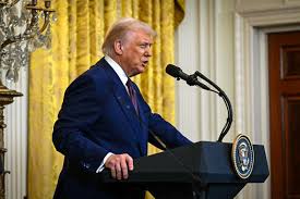 Chính quyền Trump yêu cầu các cơ quan liên bang sa thải nhân viên trong giai đoạn thử việc