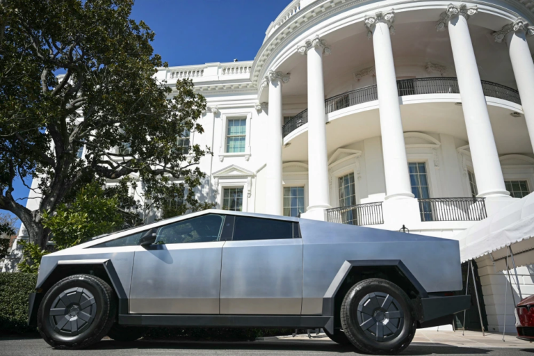 Tesla triệu hồi 46.000 Cybertruck do lỗi tấm ốp ngoài gây nguy cơ tai nạn