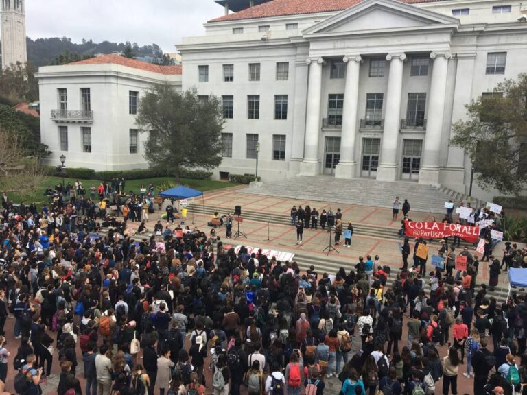 Sinh viên UC Berkeley biểu tình phản đối chính sách của chính quyền Trump