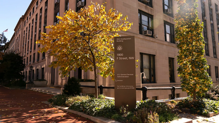 GSA tiết kiệm 1 triệu USD bằng cách chuyển đổi công nghệ lưu trữ thông tin cũ thành hồ sơ kỹ thuật số