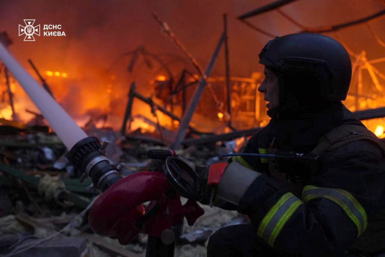 Nga tấn công tên lửa vào Ukraine, nổ lớn tại Kyiv