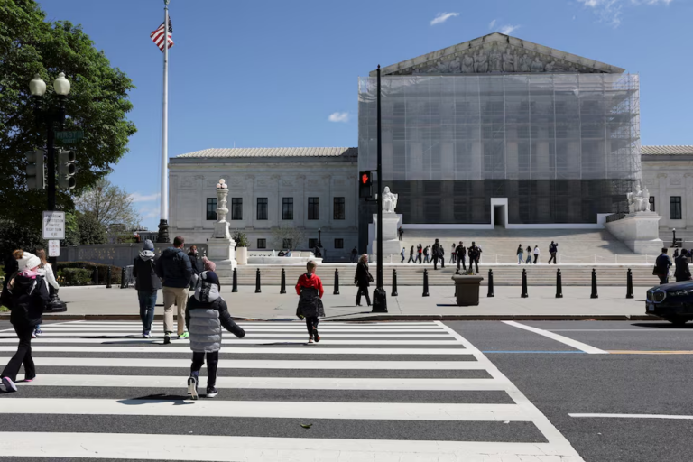 Tòa án Tối cao Hoa Kỳ sẽ xét xử vụ kiện về sắc lệnh công dân theo nơi sinh của Trump