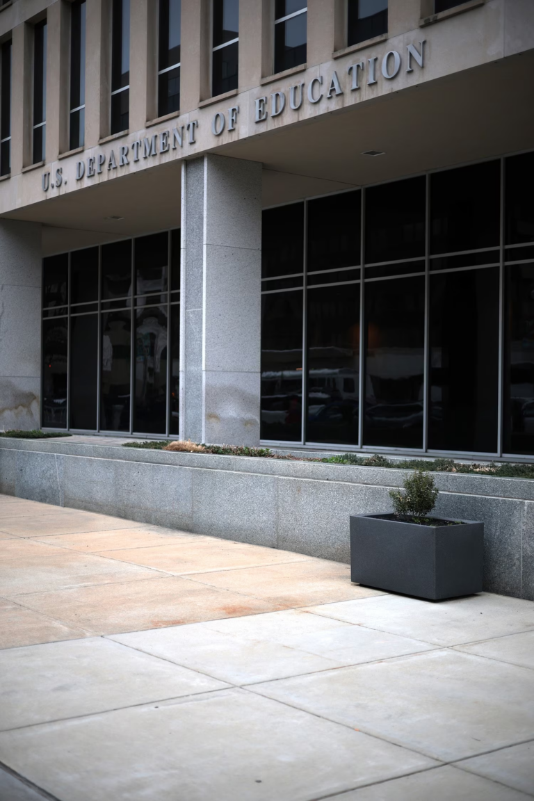 5 triệu người vay nợ sinh viên sẽ bị cưỡng chế thu nợ bắt buộc từ ngày 5/5