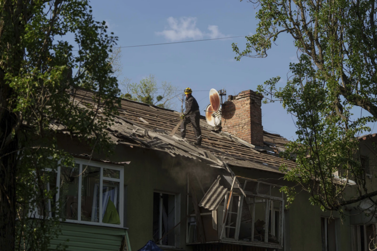 Trump hiếm hoi chỉ trích Putin, kêu gọi Nga “DỪNG LẠI!” sau vụ tấn công đẫm máu vào Kyiv
