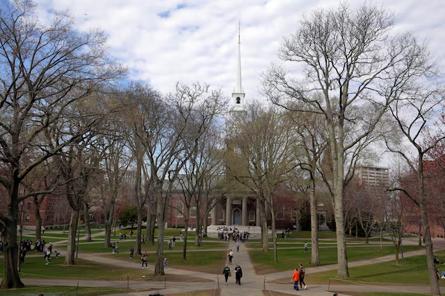 Chính quyền Trump tạm thời khôi phục tình trạng hợp pháp cho hàng trăm du học sinh quốc tế tại Mỹ