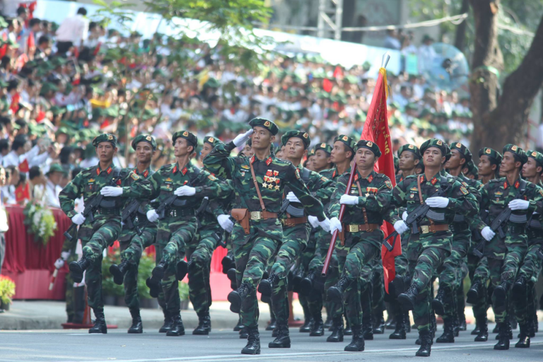 Diễn hành 30/4 tại Sài Gòn qua góc nhìn của học giả Đỗ Thông Minh