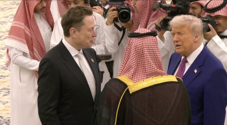 Musk tham gia chuyến đi tới Saudi Arabia cùng Trump
