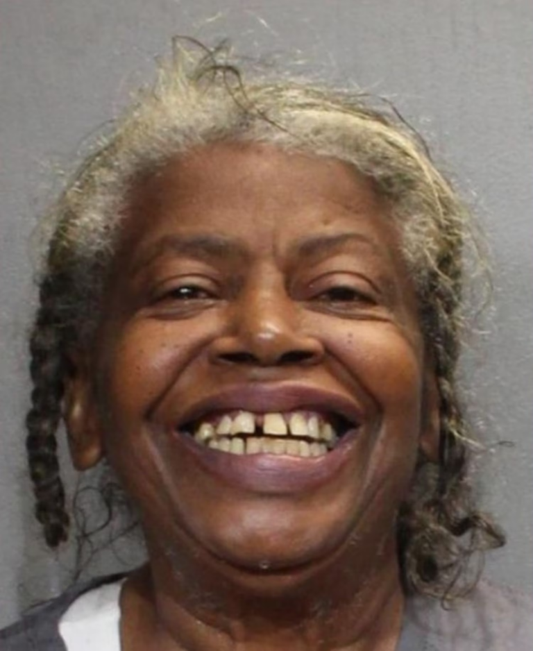 Người phụ nữ bị bắt vì đâm chết một người đàn ông tại khu nhà dành cho người cao tuổi ở Florida