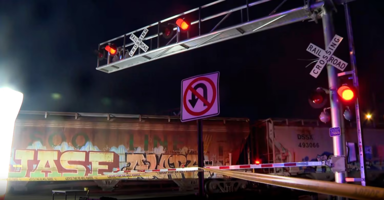 Mẹ và con gái tử vong do bị tàu hỏa tông ở Ohio