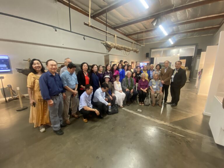 QUẬN CAM- CẢM ĐỘNG THUYỀN NHÂN TÁI NGỘ ÂN NHÂN TRẠI TỊ NẠN – MỤC SƯ DOUGLAS KELLUM SAU 45 NĂM