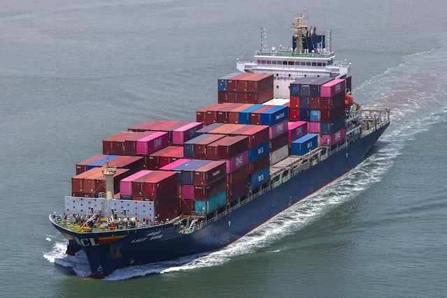 Sét đánh: Tòa phúc thẩm liên bang hôm thứ Sáu đã bác bỏ hầu hết mức thuế quan của Trump,