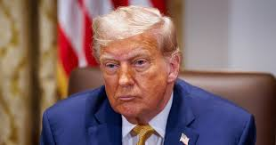 Trump sẵn sàng đánh thuế toàn diện, phớt lờ các lo ngại về lạm phát