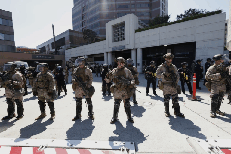 Ngũ Giác Đài rút 700 thủy quân lục chiến khỏi Los Angeles