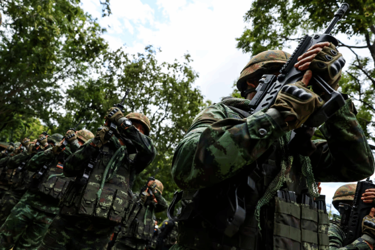 Chiến đấu cơ F-16 Thái Lan tấn công lực lượng Campuchia giữa lúc đụng độ biên giới leo thang