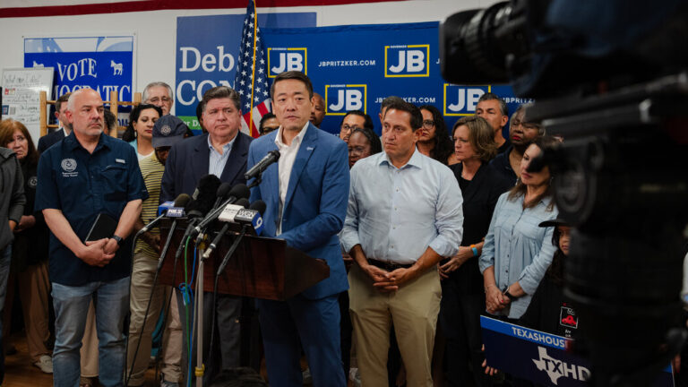 Cuộc chiến phân chia lại khu vực bầu cử Texas lan ra khắp cả nước