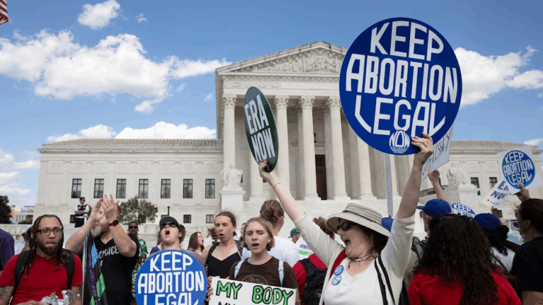 Chính quyền Trump hủy bỏ quy định thời Biden cho phép cựu chiến binh được tiếp cận dịch vụ phá thai