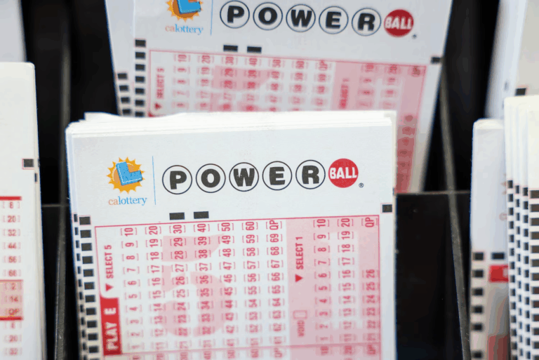 Giải độc đắc Powerball chạm mốc 700 triệu USD trước kỳ quay số tối thứ Bảy