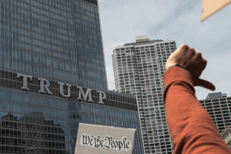 Trump tuyên bố Chicago sẽ là mục tiêu tiếp theo trong chiến dịch liên bang trấn áp tội phạm