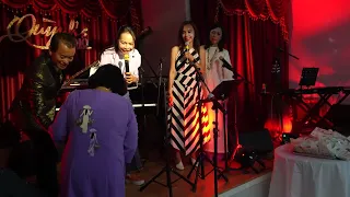 Khi những tấm lòng còn rung cảm trước những cuộc đời khốn khó ở quê nhà