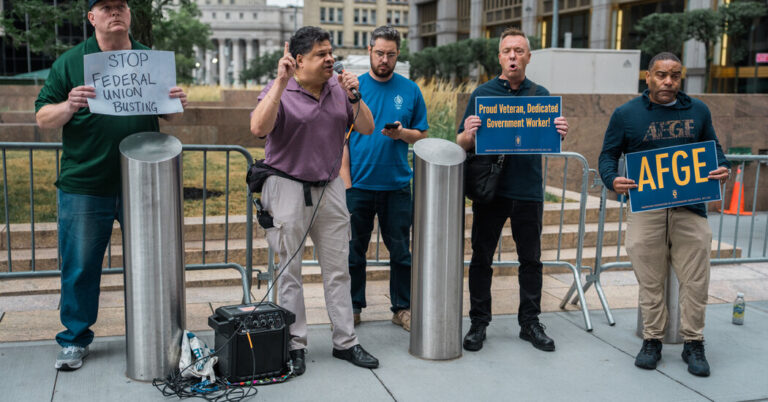 Trump đang chấm dứt các biện pháp bảo vệ của công đoàn cho nhân viên nhà tù liên bang