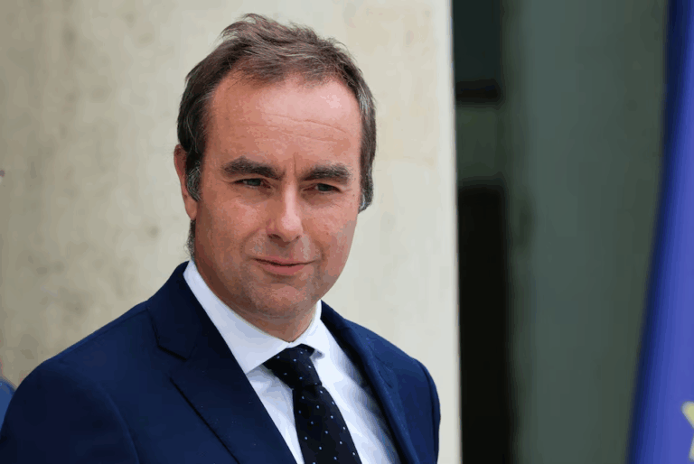 Macron bổ nhiệm Lecornu – đồng minh trung thành – làm Thủ tướng Pháp mới