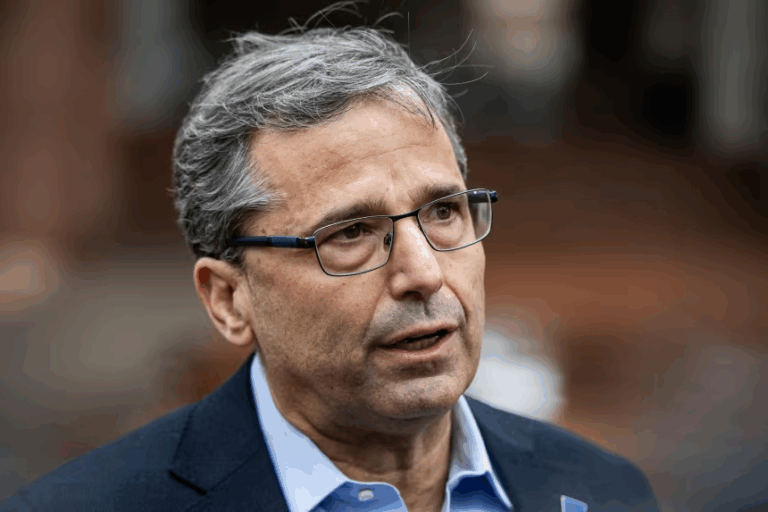 Josh Kraft rút khỏi cuộc đua thị trưởng Boston trước Michelle Wu