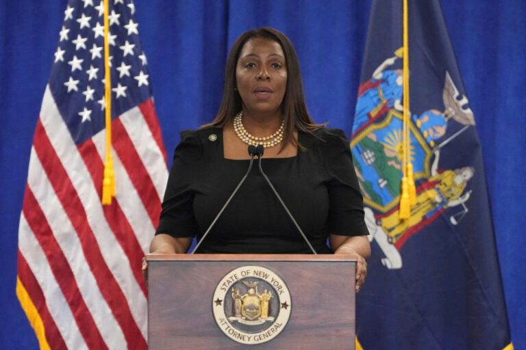 BÀ TỔNG CHƯỞNG LÝ LETITIA JAMES CỦA NEW YORK BỊ TRUMP ĐƯA RA TÒA!