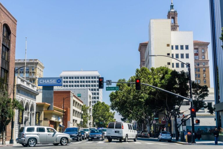 San Jose lắp đặt camera phạt vượt đèn đỏ tại một số giao lộ để giảm tai nạn giao thông