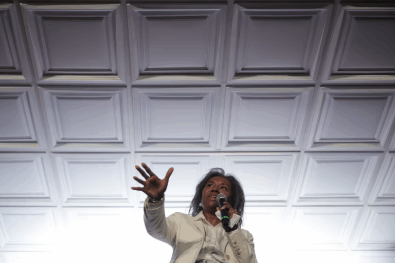 Trump lạnh nhạt với ứng viên thống đốc Cộng hòa tại Virginia, dù bà bị chỉ trích là quá “MAGA”