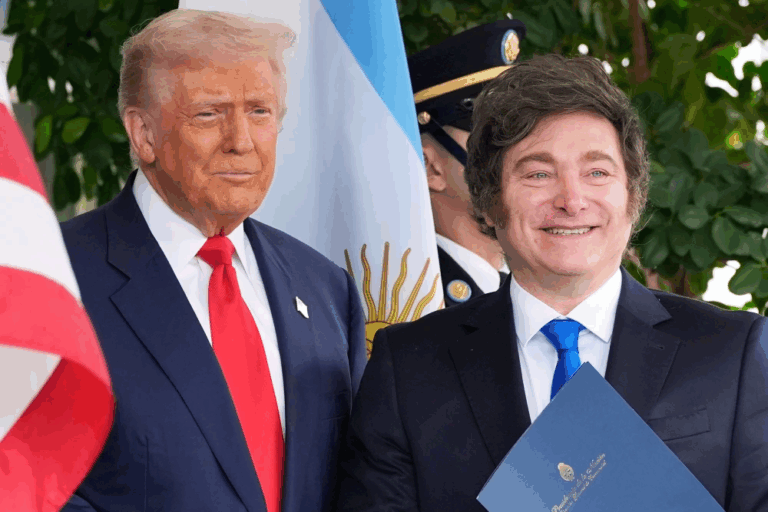 Trump dọa rút viện trợ nếu Argentina “ngả sang cánh tả”