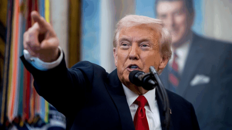 Trump chỉ trích quy tắc “blue slip” lỗi thời và ngu ngốc đối với các đề cử viên liên bang