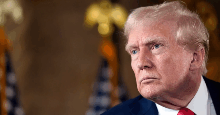 Trump thừa nhận đang đòi Bộ Tư pháp bồi thường “rất nhiều tiền”