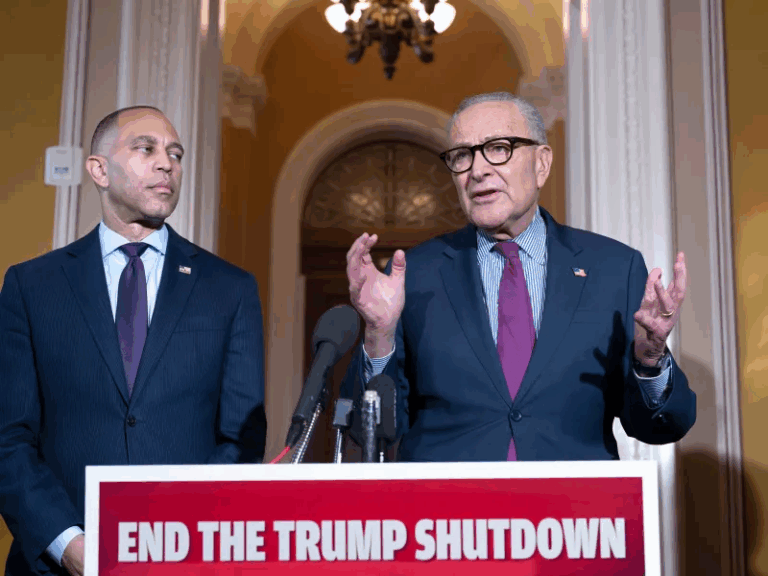 Trump tiếp đón Thượng nghị sĩ Cộng hòa tại Tòa Bạch Ốc giữa tuần thứ tư chính phủ đóng cửa