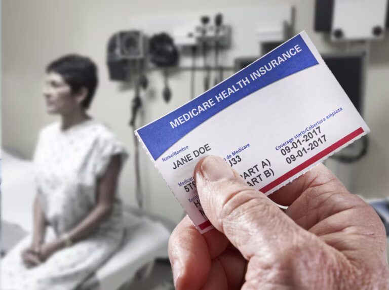 Phí bảo hiểm Medicare Phần B và bảo hiểm y tế tư nhân đang tăng