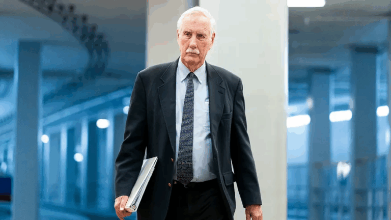 Thượng viện có đủ phiếu Dân chủ để mở lại chính phủ sau 40 ngày đóng cửa