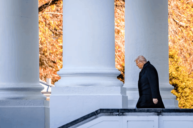 Trump lúng túng về kinh tế – còn tệ hơn cả Biden