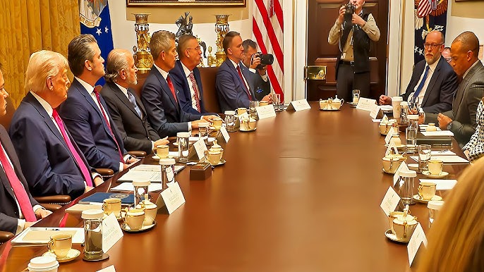 TRUMP HỌP NỘI CÁC VÌ BỊ LƯỠNG ĐẢNG QUỐC HỘI VÀ DÂN MỸ CHỈ TRÍCH NẶNG NỀ!