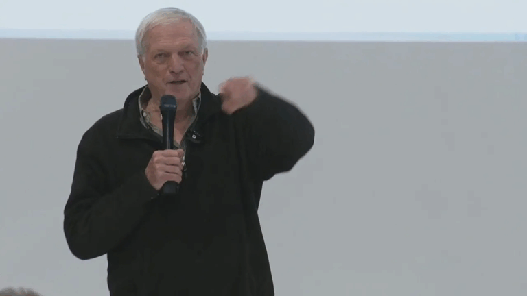 Dân biểu East Bay Mark DeSaulnier tổ chức buổi đối thoại cộng đồng về giao thông và giáo dục