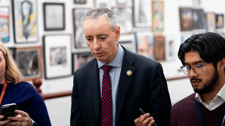 Hạ viện sẽ không bỏ phiếu đối với các tu chính án ObamaCare sau phiên họp căng thẳng của ủy ban