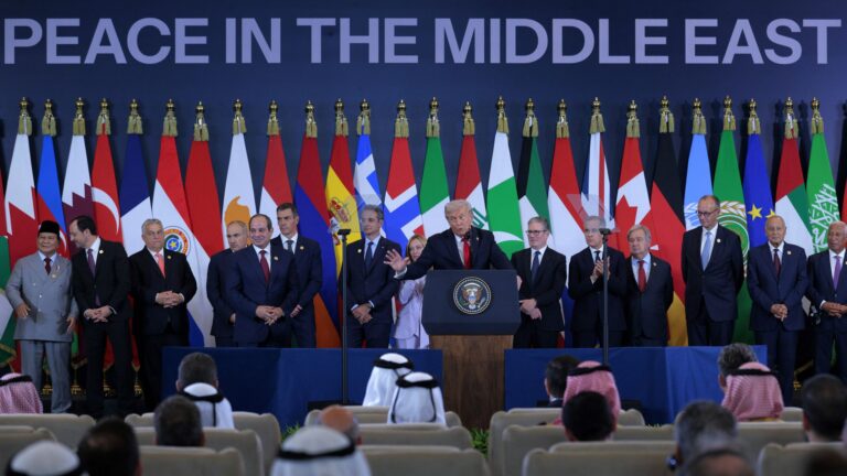 Tham gia Hội đồng Hòa bình Gaza: Cơ hội ngoại giao, hay là lao vào điểm nóng không lối thoát ?