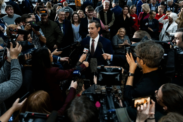 Siêu PAC ủng hộ ông Trump huy động hơn 100 triệu USD trong những tháng gần đây